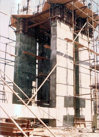 4 column (cluster)(Vashi Railway)Stn slipform shuttering design by Mr. Parthasardhi, legacy slipform project photograph